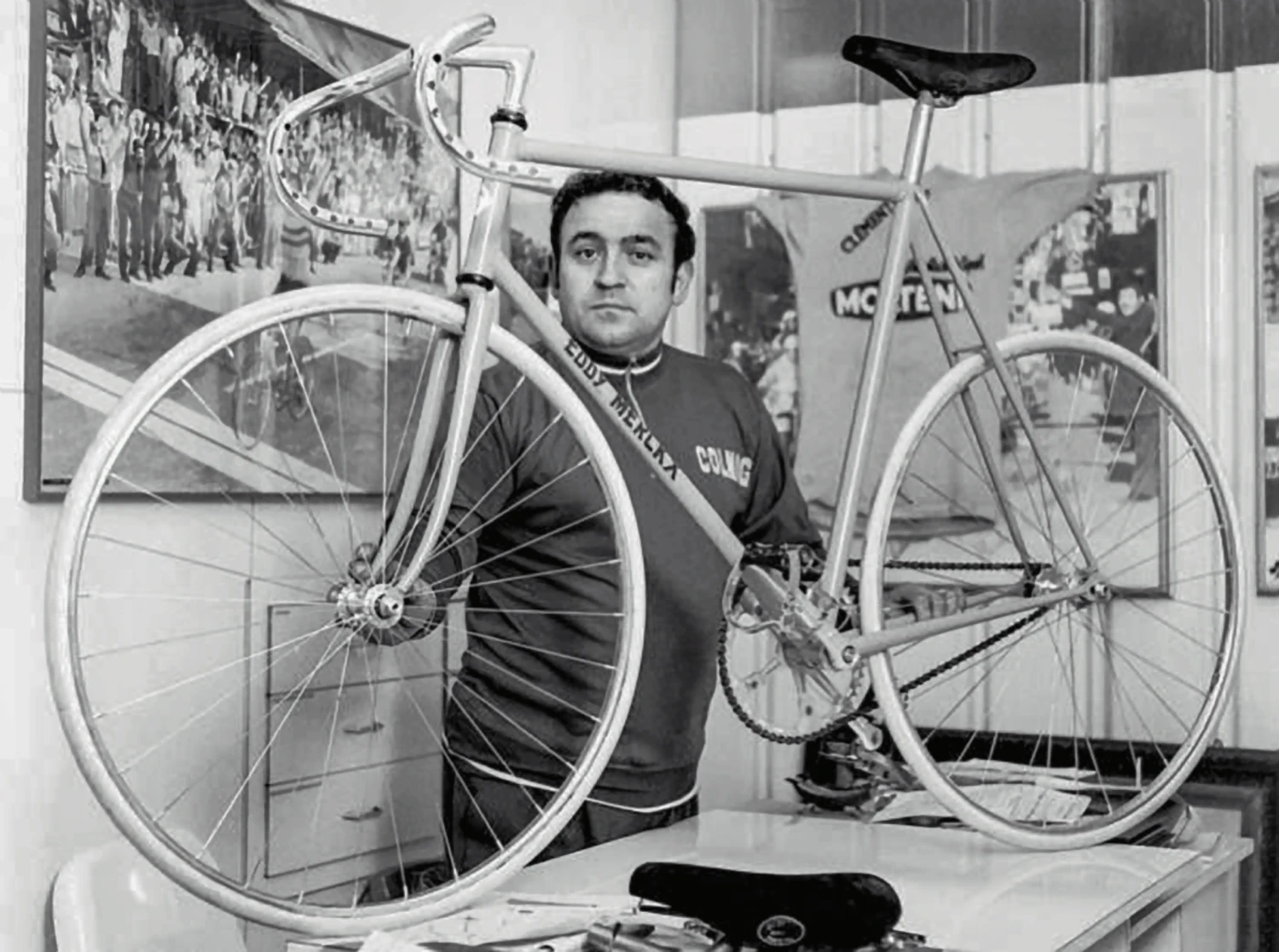 Od korzetu k rekordům. Kniha ukazuje, jak ženy nasedly na kolo a změnily svět