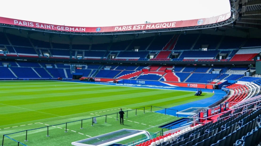 Letošní finále Ligy mistrů nebude v&nbsp;Petrohradě. UEFA jej přesunula do Paříže