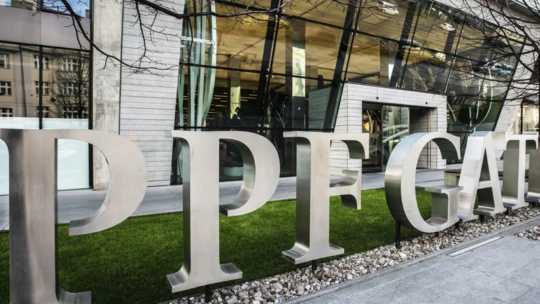 Ranní výběr: PPF do toho řízla. Dovolila si Čechům sáhnout na televizi