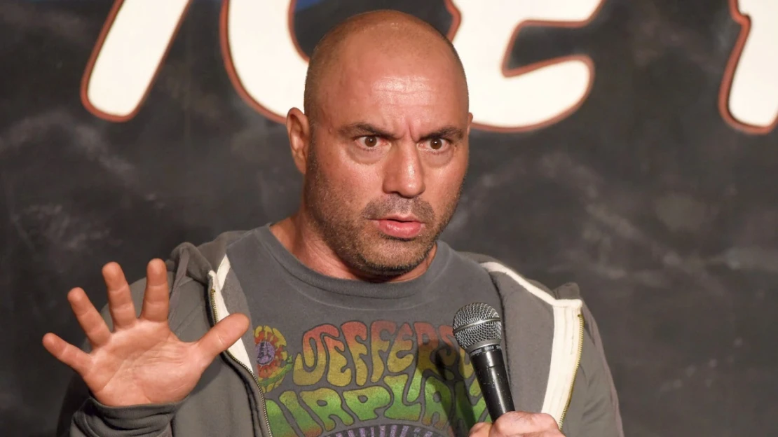 Bojkot Spotify? Nehrozí. Joe Rogan se omluvil a&nbsp;akcie posilují