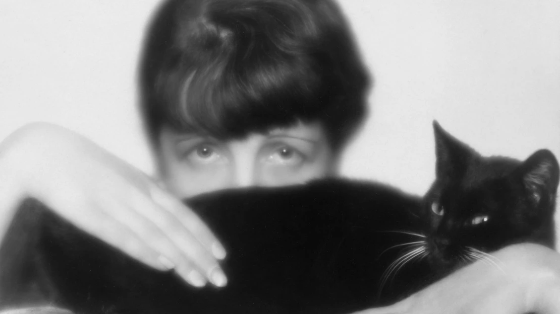 Picasso, Chanel, Rothschildové. Fotografka a&nbsp;podnikatelka Madame d’Ora měla objektiv plný hvězd