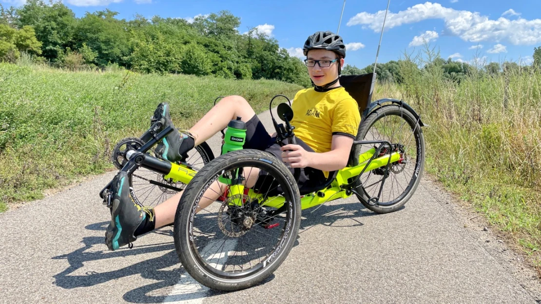 Kilometry v&nbsp;sedle pro handicapované. Nápad z&nbsp;Altronu posadil na kolo stovky lidí