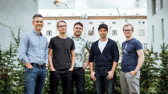 Robert Kyncl a Jaroslav Beck investují do platformy, která vás naučí hrát na hudební nástroj