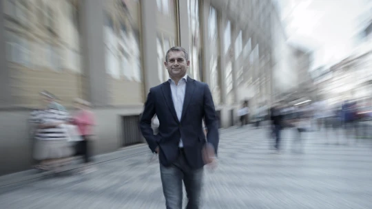 Miliardářské dostihy o Mafru. Babišova média a chemičku má koupit Pražák