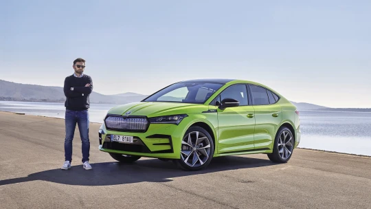 Zelená mamba to rozjíždí. První svezení nejsilnější škodovkou