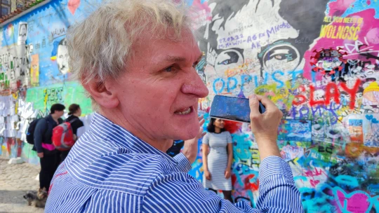Má tři objektivy a&nbsp;je hned po&nbsp;ruce, chválí si Jan Šibík focení mobilem