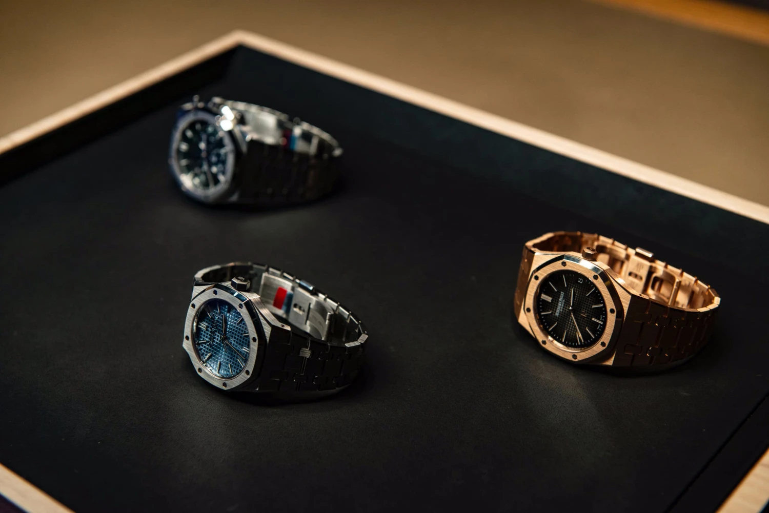 Hodinářský hit roku? Audemars Piguet se spojil se Swatch a fanoušci už tvoří fronty