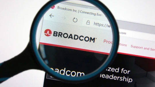 Deal roku? Polovodičový gigant Broadcom jedná o&nbsp;bilionovém převzetí VMware