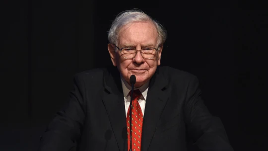 Buffett vyrazil na největší nákupy za více než dekádu. Pořídil si akcie za padesát miliard