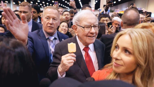 Rekordní provozní zisk Buffettovy Berkshire Hathaway. Loni přesáhl třicet miliard dolarů