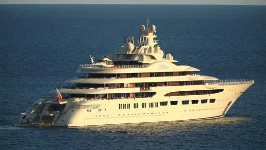 Jachty pro Ukrajinu. Poválečnou obnovu zaplatí i zabavený majetek oligarchů