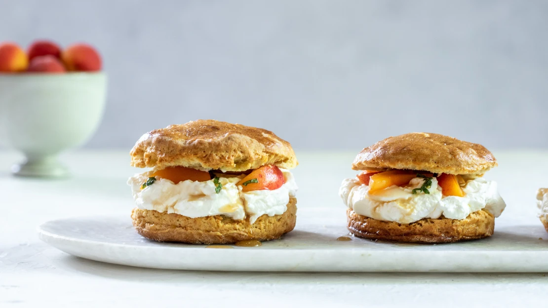 Shortcakes s&nbsp;meruňkami. Ultravláčné koláče pro pekaře – začátečníky