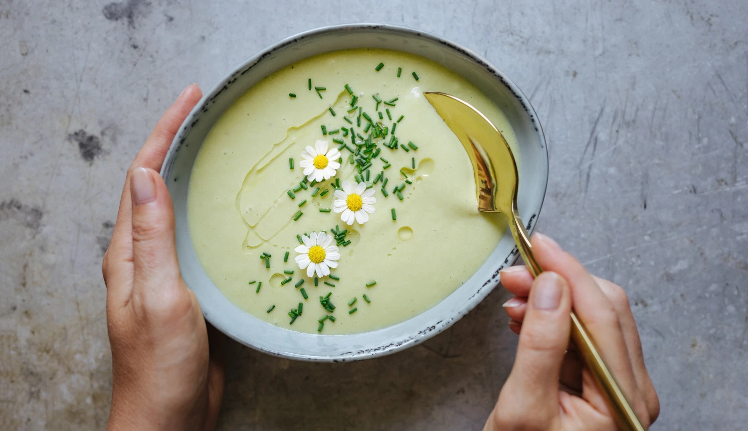 Cesta slavné Vichyssoise. Z travičského dvora přes Ritz-Carlton až do vaší kuchyně