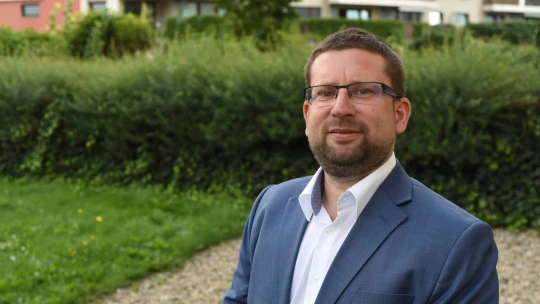 Zbytečné stohy papírů. V Česku se zatím o skutečné digitalizaci mluvit nedá, píše šéf Fidoo