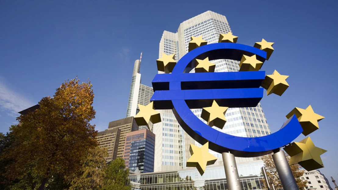 Inflace v eurozóně po&nbsp;více než třech letech klesla pod dvouprocentní cíl ECB