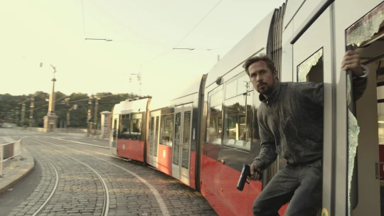 Dan Brown, Netflix i Amazon. Proč dává Praze hlavní roli stále více tvůrců?