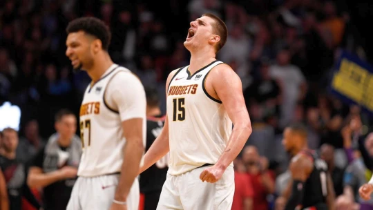 Košík plný dolarů. Jokič si v NBA vydělá 264 milionů během pěti let