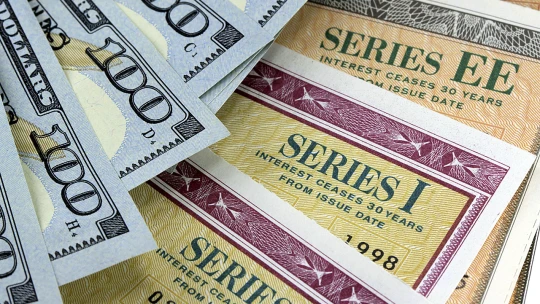 V první letošní aukci se prodaly dluhopisy za 19,2 miliardy. Zájem investorů převýšil poptávku