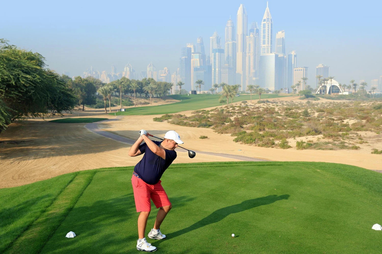 Golf, soukromá letadla i Ferrari. Šéf rozhazoval, jeho zaměstnanci nedostávali výplatu