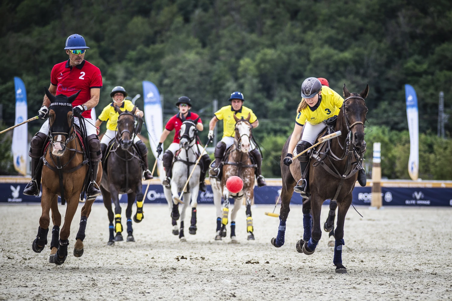 Konec dostihů v Chuchli? Areál se neshodl se státem na činži, nájemníkům rozesílá výpovědi