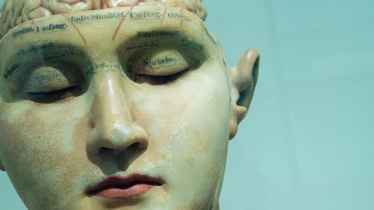 Ranní výběr: Adolescentem do třiceti, česká nanomise a&nbsp;byznys na plný plyn