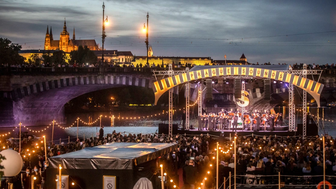 Čím větší risk, tím větší šance prorazit, říká muž, který posadí na Vltavu filharmonii