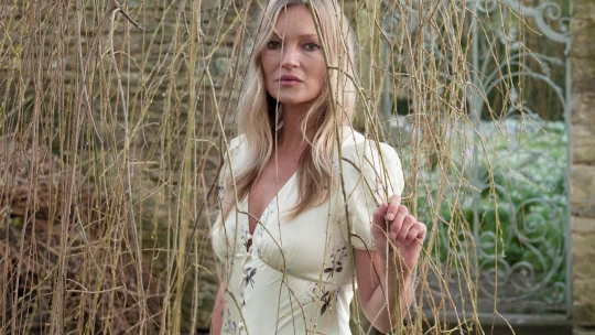 Luxus od Chonga. Značka Self-Portrait dobyla svět vysoké módy slušivým designem a nízkými cenami