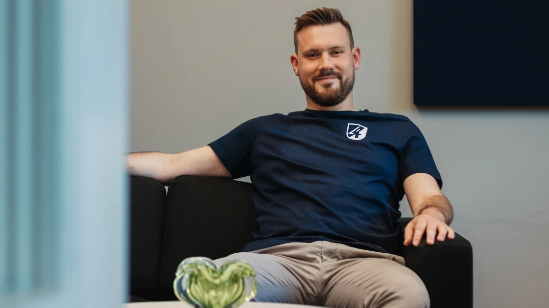 Jeho děda řídil kamion, on kamioňákům vymyslel fintech. Oslovuje je i&nbsp;přes TikTok a&nbsp;roste k&nbsp;miliardám