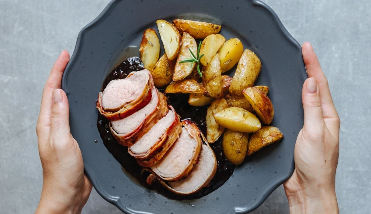 veprova panenka ve slanine s povidlovou omackou