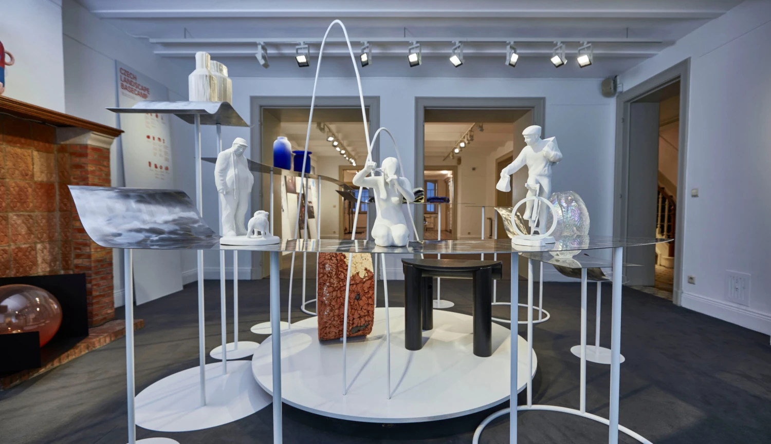 Česká kultura se díky předsednictví ukazuje v Bruselu. Škoda, že hlavně na chodbách