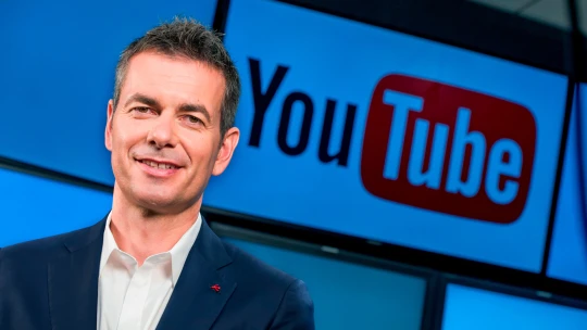 Robert Kyncl znovu v&nbsp;čele americké společnosti. Český manažer se stane generálním ředitelem Warner Music