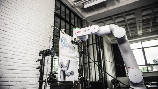 Titulku Forbesu NEXT vyrobil robot. Neuhodí vás a jmenuje se GoFa