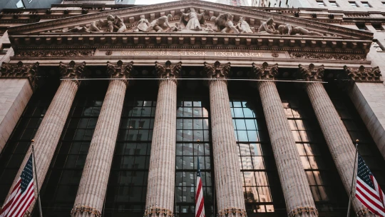 Červené září. Trhy mají za sebou nejhorší měsíc od začátku pandemie