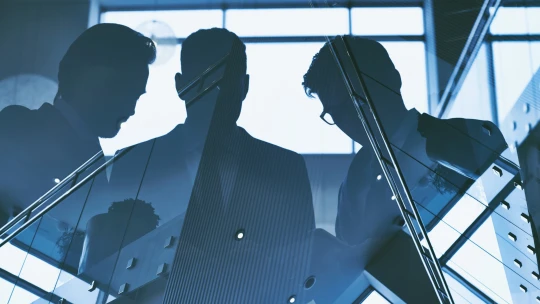 Pravidla pro přeshraniční fúze firem se sjednotí. Zákon vstoupí v&nbsp;účinnost