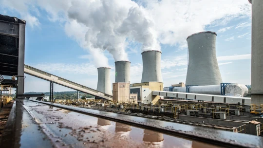 Levný plyn mění pravidla. Elektřinu už neprodražují plynové, ale uhelné elektrárny