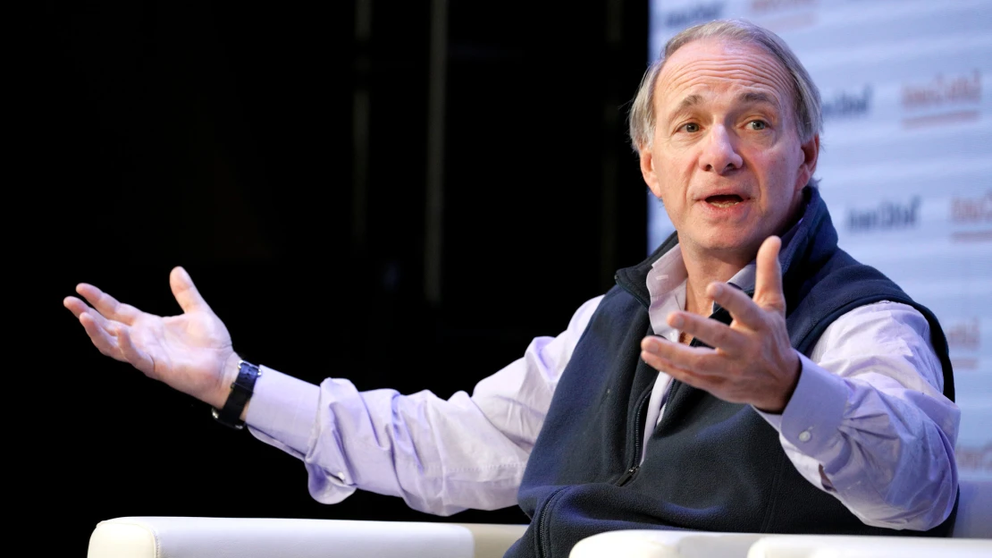 Vybudoval největší hedgefondové impérium světa. Teď ho Ray Dalio přenechává mladším