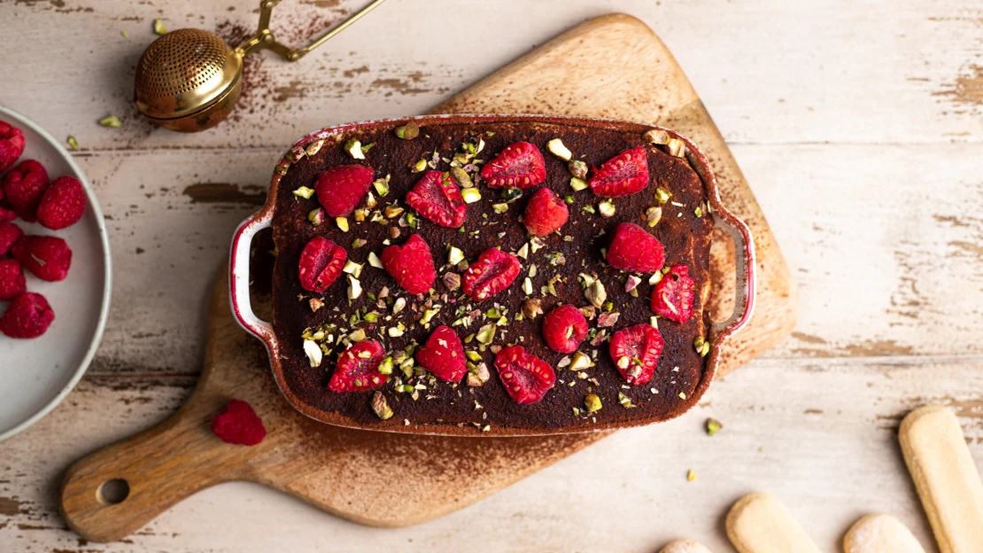 Tiramisu nazeleno. Pistácie & maliny v&nbsp;něm fungují perfektně