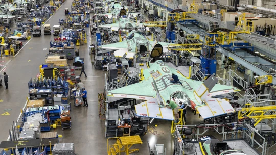 F-35 v kilometr dlouhé frontě. Navštívili jsme továrnu Lockheed Martin v Texasu 