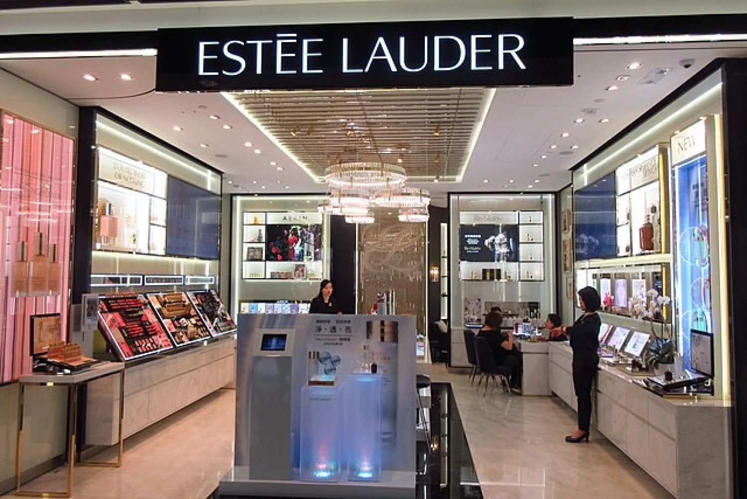 Dohoda za 66 miliard. Estée Lauder ovládla módní značku Tom Ford