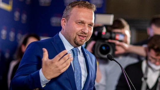 Změna plánu. Vláda z&nbsp;programového prohlášení možná vypustí nižší odvody firem