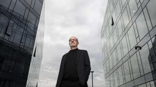 Jazzové rádio, tvrdá tužka a Kundera. Poznejte architekta Aulíka Out of Office