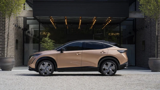 Japonská automobilka Nissan uzavře továrnu na výrobu aut v Číně. Důvodem je pokles prodeje