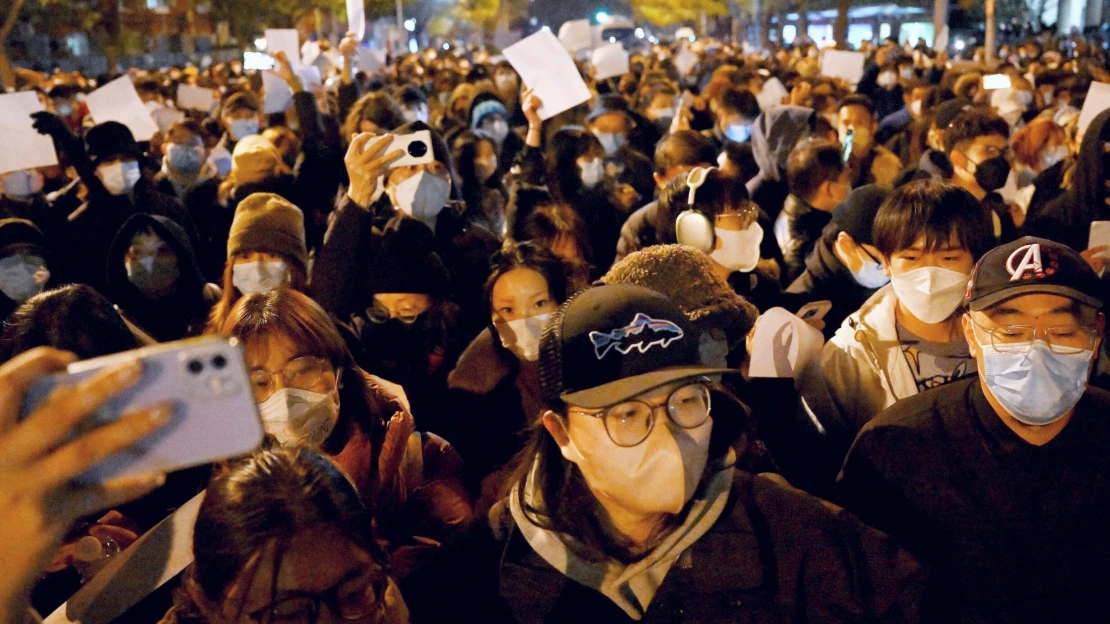 Protesty nejen na papíře. Čínští demonstranti začínají otřásat i tamní ekonomikou