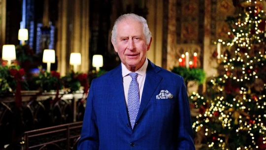 Promluvil král. Karel III. přednesl první vánoční projev národu a uctil v něm svou matku