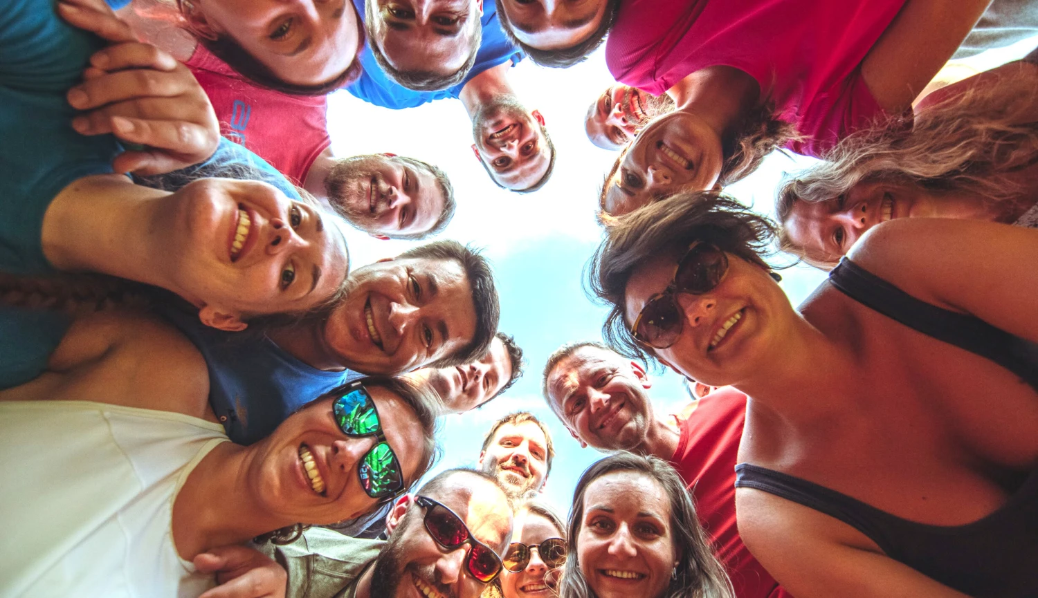 Teambuilding na Havaji. Mach odměnil zaměstnance Enehana za splnění milníků