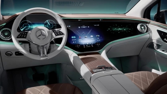 Mercedes pomalu, ale jistě odchází z&nbsp;Ruska. Se souhlasem Putina prodá svou finanční divizi