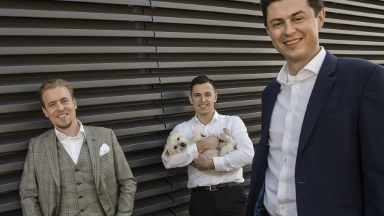 Investiční skupina z peněz bývalého partnera Penty Matáka kupuje další veterinární kliniku. Buduje největší síť u nás