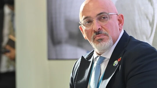 Britský premiér odvolal předsedu konzervativců Zahawiho. Pochybil při platbě daní