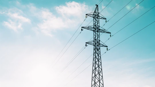 Emise z&nbsp;energetiky v&nbsp;EU loni klesly o&nbsp;devatenáct procent. Jde o&nbsp;rekordní úbytek
