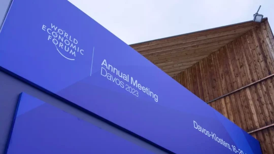 Začíná ekonomické fórum ve švýcarském Davosu. Ruská delegace nedorazí